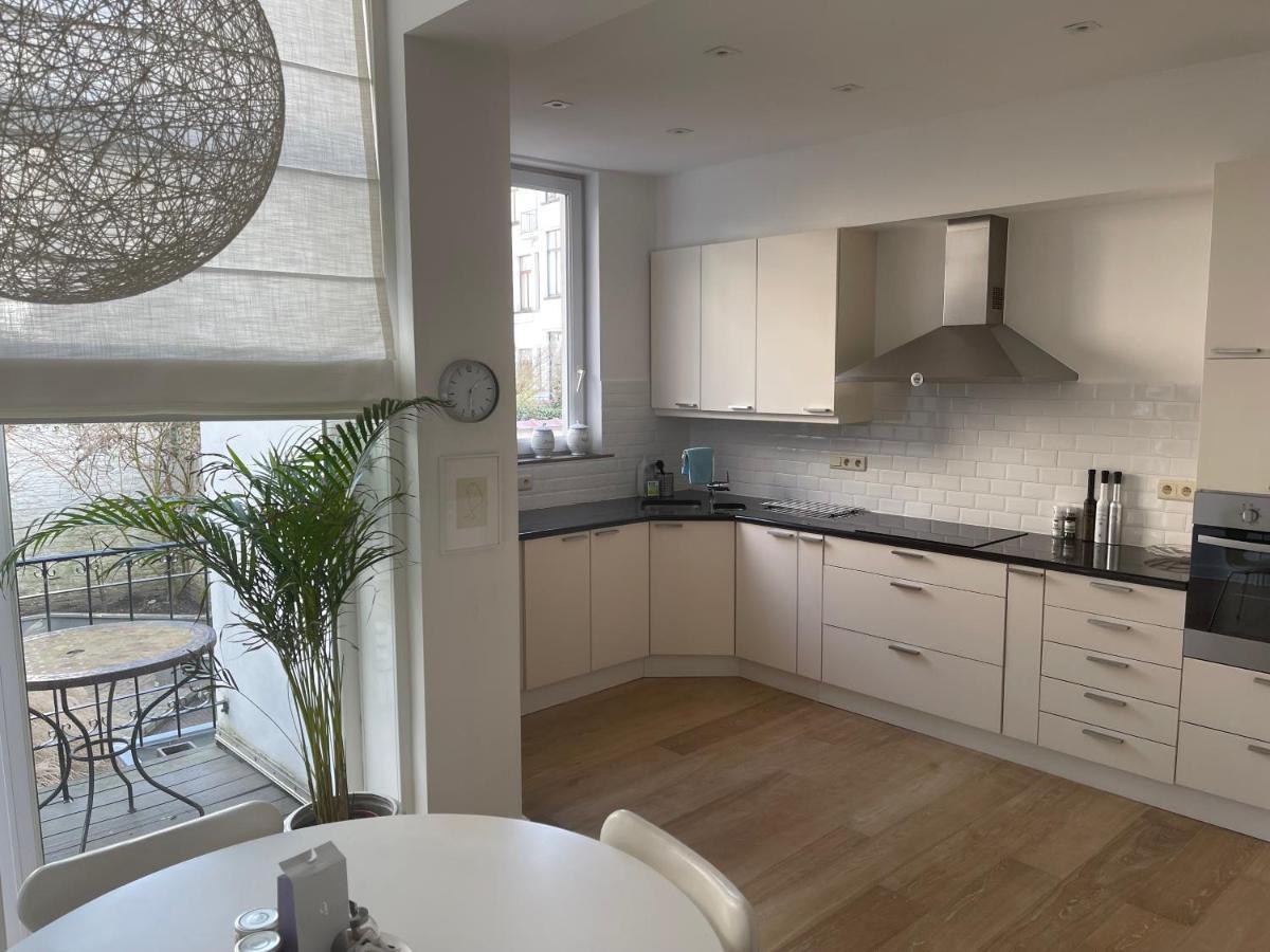 Apartment In Trendy Chatelain Center Brussels Area Little Garden Internet Wifi Экстерьер фото